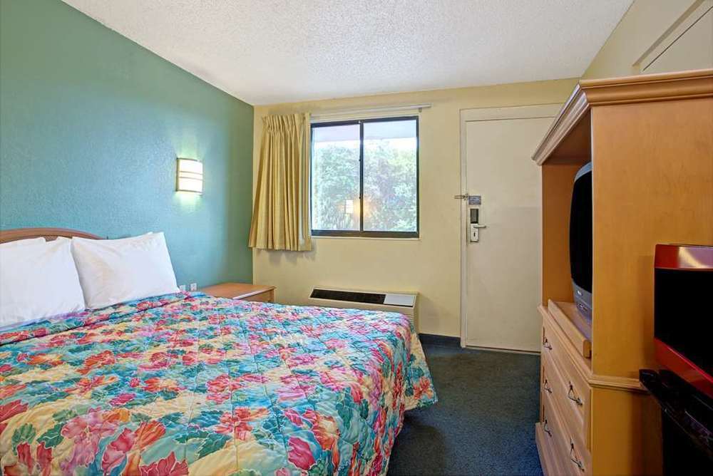 Rodeway Inn Fairgrounds-Casino Mango Room photo